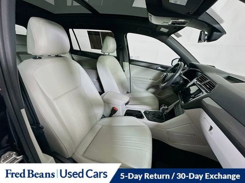 Used 2023 Volkswagen Tiguan SE R-Line image 28