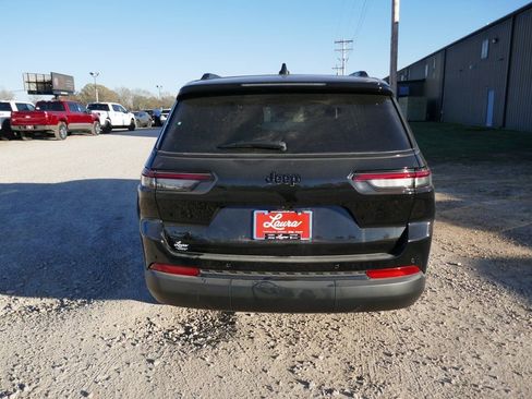New 2025 Jeep Grand Cherokee L Altitude image 4