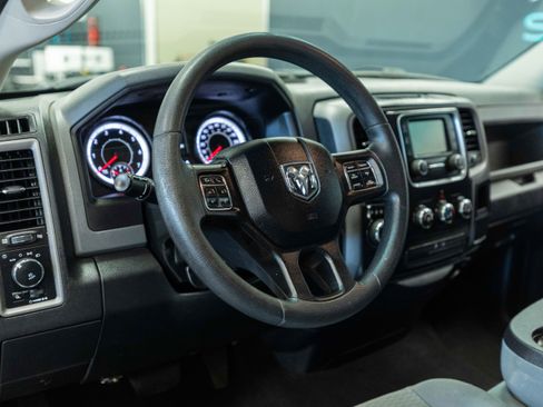 Used 2018 RAM 1500 Express RWD image 9