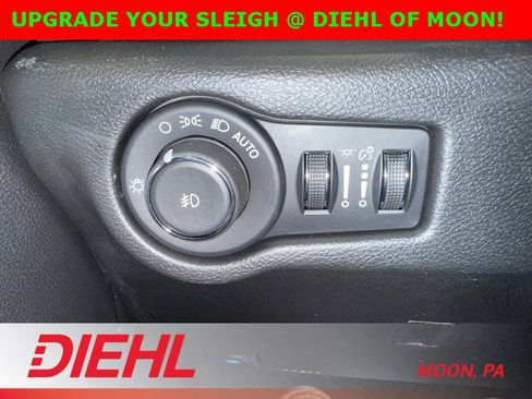 New 2026 Chrysler Pacifica Select image 28