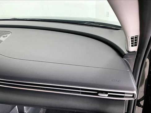 Certified 2024 Hyundai Elantra SE FWD image 16