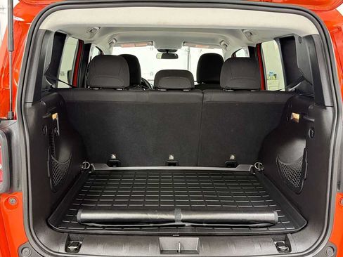 Used 2016 Jeep Renegade Sport w/ Power & Air Group FWD image 27
