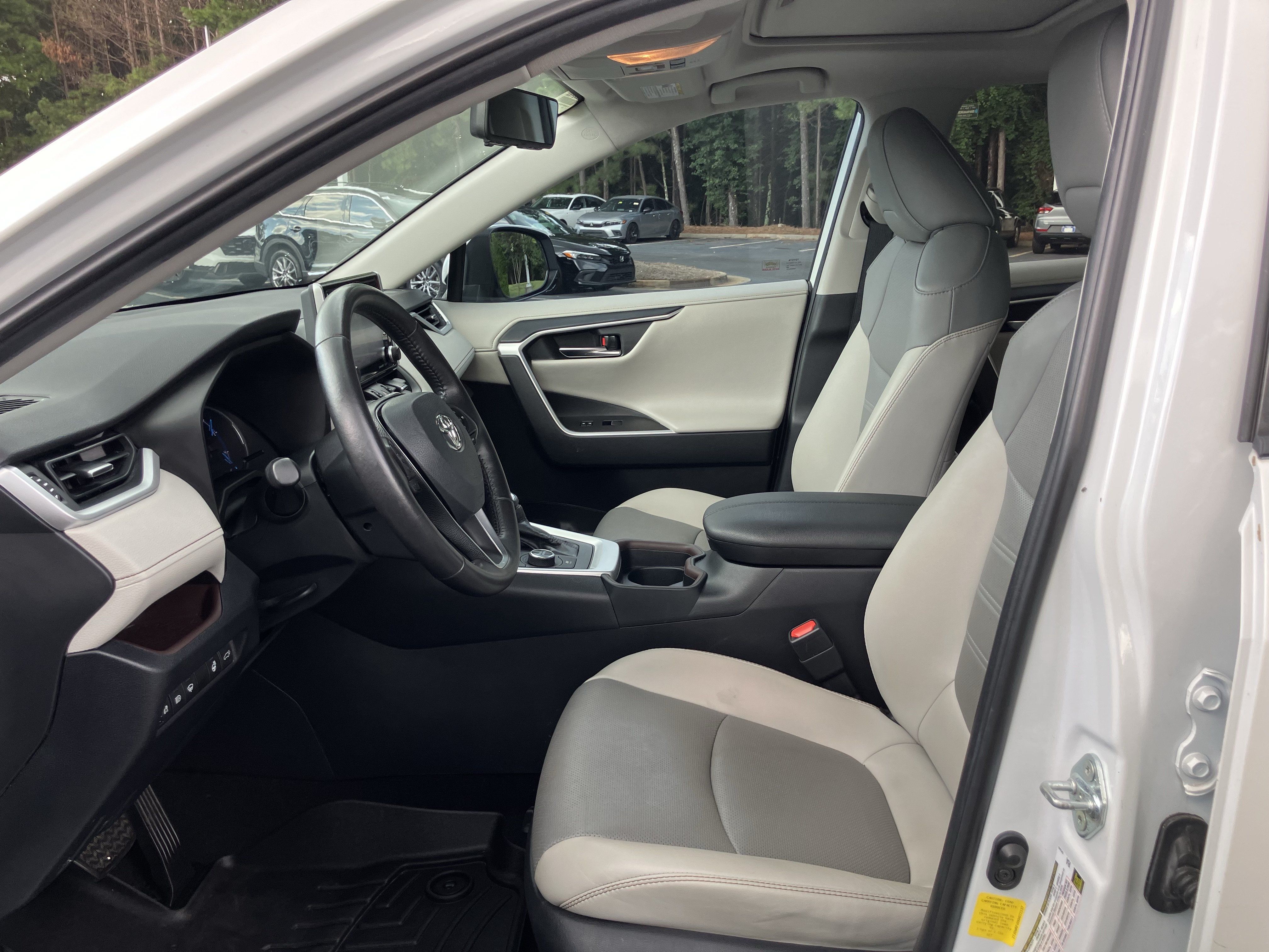 Used 2019 Toyota RAV4 Limited w/ Limited Grade Weather Package AWD/4WD image 16