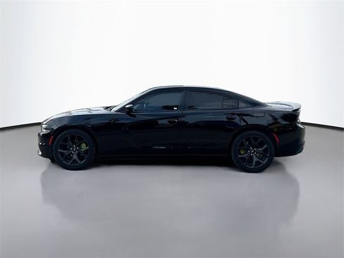 Used 2020 Dodge Charger SXT w/ Blacktop Package image 4