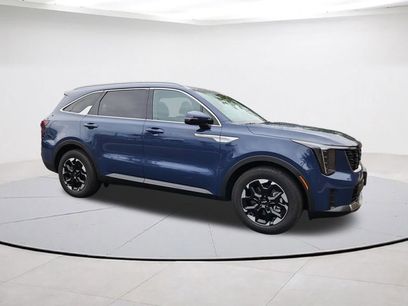 Certified 2025 Kia Sorento S w/ Panoramic Sunroof Package