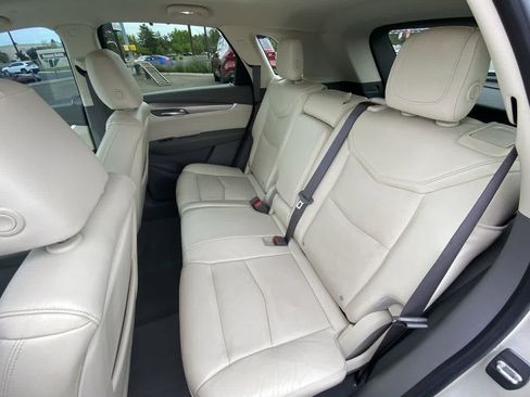 Used 2017 Cadillac XT5 Luxury FWD image 23