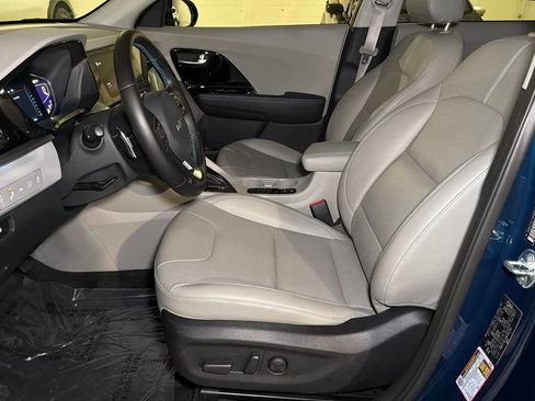 Used 2022 Kia Niro Touring Special Edition FWD image 20
