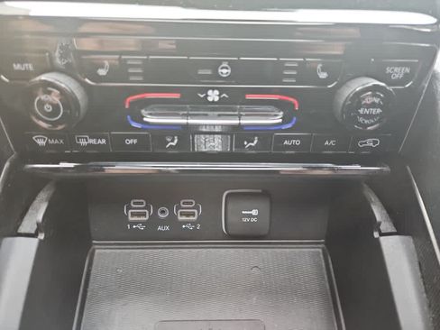 Used 2024 Jeep Grand Cherokee Altitude AWD/4WD image 5
