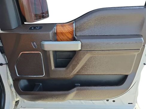 Used 2018 Ford F150 King Ranch w/ Equipment Group 601A Luxury AWD/4WD image 21