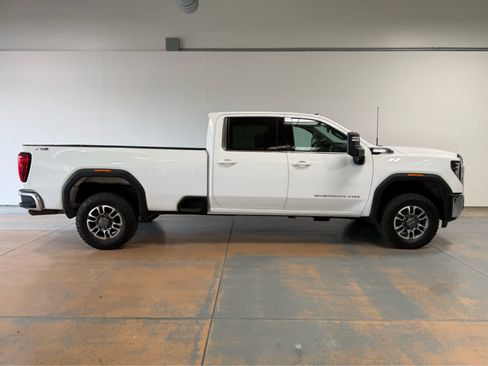 Used 2024 GMC Sierra 3500 SLE w/ SLE Value Package AWD/4WD image 6