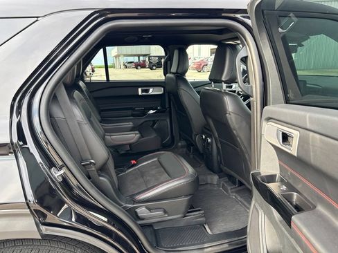 Used 2023 Ford Explorer ST-Line w/ Class IV Trailer Tow Package AWD/4WD image 18
