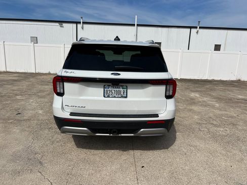New 2026 Ford Explorer Platinum RWD image 4