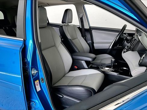 Used 2017 Toyota RAV4 Limited image 10