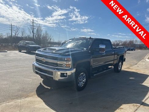 Used 2018 Chevrolet Silverado 2500 LTZ w/ Duramax Plus Package image 7