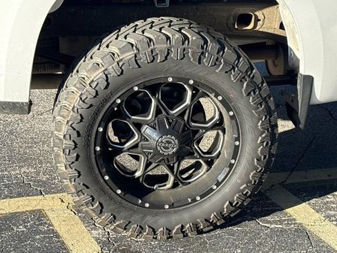 Used 2024 Chevrolet Silverado 1500 LT Trail Boss AWD/4WD image 4