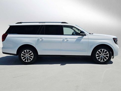 Used 2025 Ford Expedition Max Platinum AWD/4WD image 2