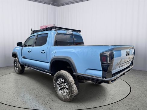 Used 2019 Toyota Tacoma TRD Off-Road AWD/4WD image 10