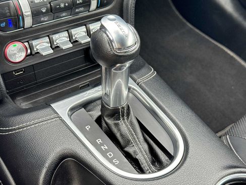 Used 2021 Ford Mustang GT Premium RWD image 31