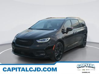 New 2026 Chrysler Pacifica Select w/ S Appearance Package FWD video 1