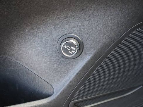 Used 2023 Buick Envision Essence w/ Sport Touring Package FWD image 21