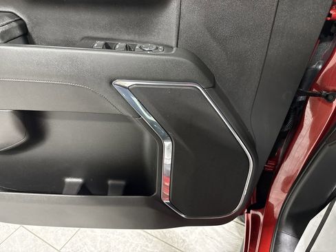 Used 2024 Chevrolet Silverado 1500 LT image 25