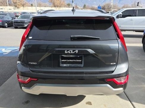 Used 2023 Kia Niro EX Touring image 5