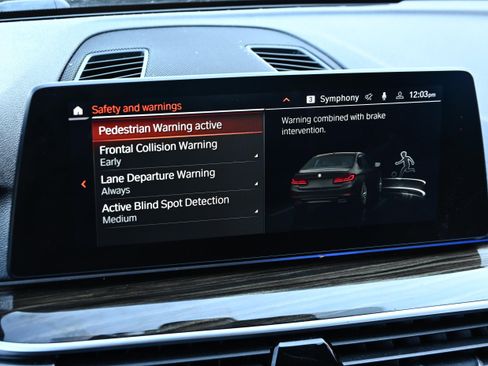 Used 2020 BMW 530i w/ Convenience Package image 16