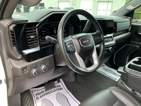 Used 2024 GMC Sierra 1500 SLT AWD/4WD image 25