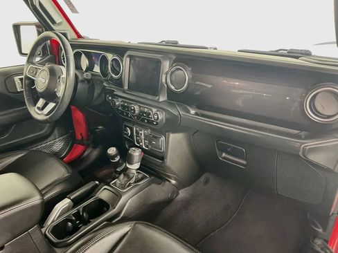 Used 2020 Jeep Wrangler Unlimited Sahara AWD/4WD image 29
