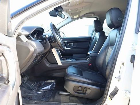 Used 2017 Land Rover Discovery Sport SE image 11