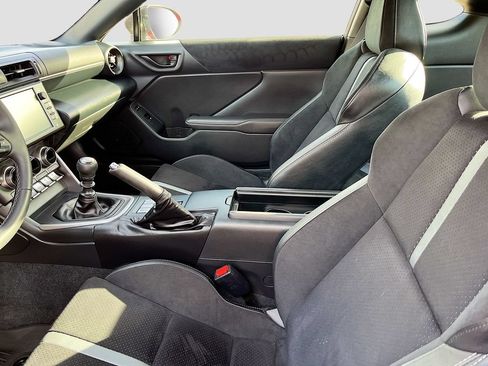 Used 2025 Toyota GR86 Premium w/ ALL Weather Mat Package (TMS) RWD image 20