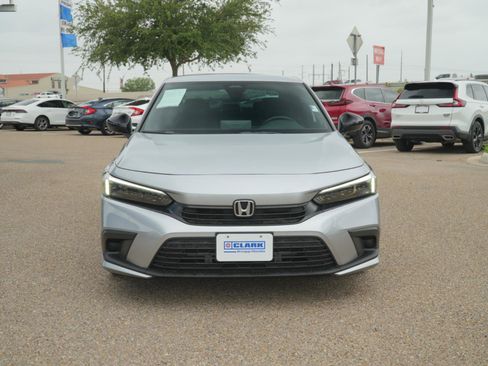 Used 2023 Honda Civic Sport image 2