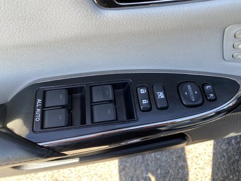 Used 2016 Toyota Avalon Limited w/ Toyota Safety Sense Package image 18