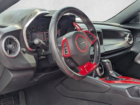 Used 2020 Chevrolet Camaro LT RWD image 2