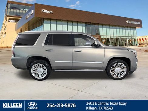 Used 2019 Cadillac Escalade Platinum AWD/4WD image 9
