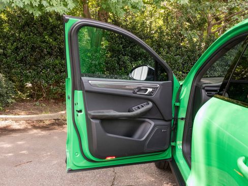 Used 2023 Porsche Macan GTS image 25