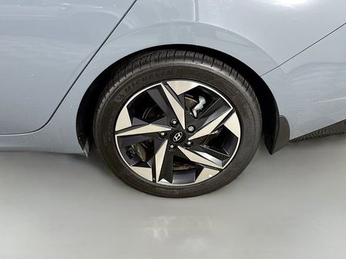 Used 2022 Hyundai Elantra SEL w/ Convenience + Premium Package image 35