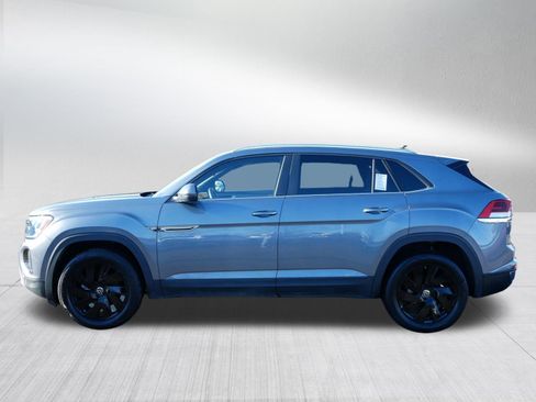 Certified 2025 Volkswagen Atlas Cross Sport SE w/ Panoramic Sunroof Package image 4