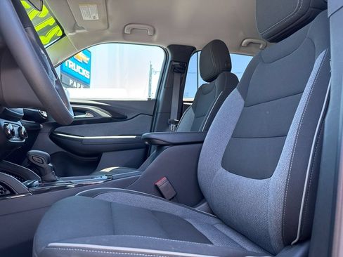 Used 2023 Chevrolet TrailBlazer LT FWD image 14