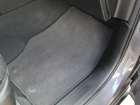 Used 2024 Jeep Grand Cherokee L Laredo image 17