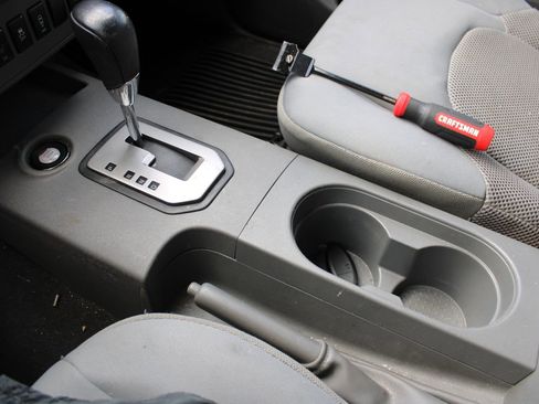 Used 2020 Nissan Frontier SV w/ Midnight Edition Floor Mats image 23