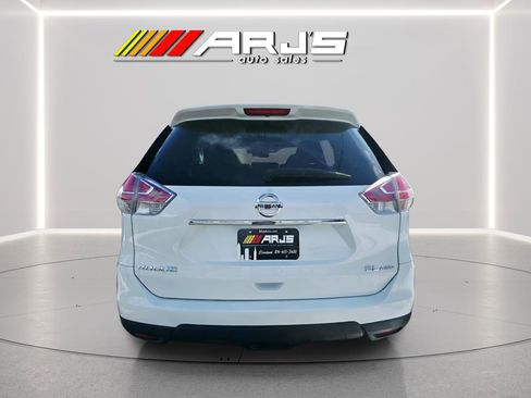 Used 2016 Nissan Rogue SL w/ SL Premium Package image 3