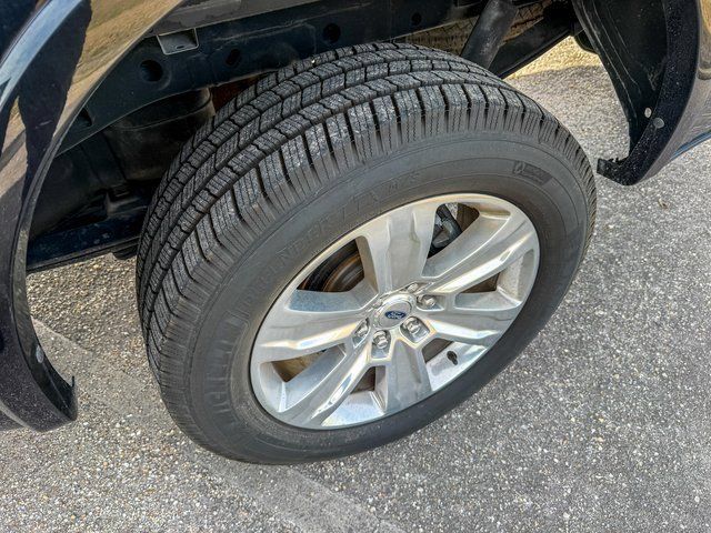 Used 2019 Ford F150 Platinum w/ Equipment Group 701A Luxury AWD/4WD image 8