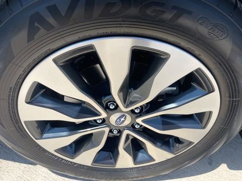Used 2023 Subaru Outback Touring AWD/4WD image 8