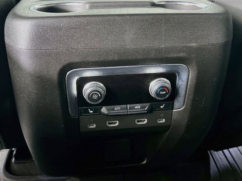 Used 2023 GMC Yukon SLT w/ SLT Premium Package AWD/4WD image 26