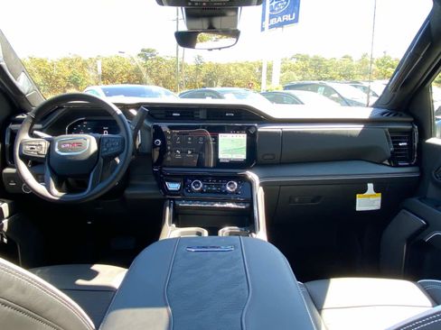 Used 2025 GMC Sierra 2500 AT4X w/ AT4X AEV Edition AWD/4WD image 16