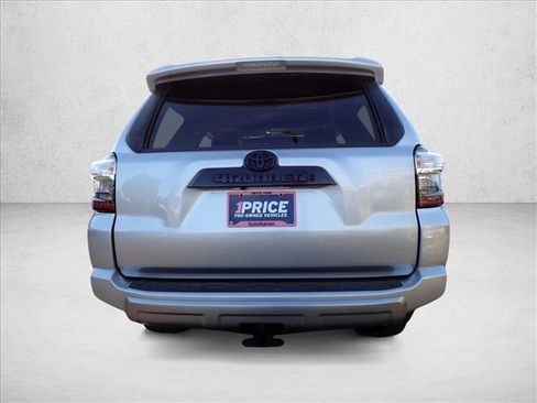 Used 2020 Toyota 4Runner TRD Off-Road Premium image 3