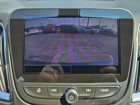 Used 2021 Chevrolet Malibu LT FWD image 17