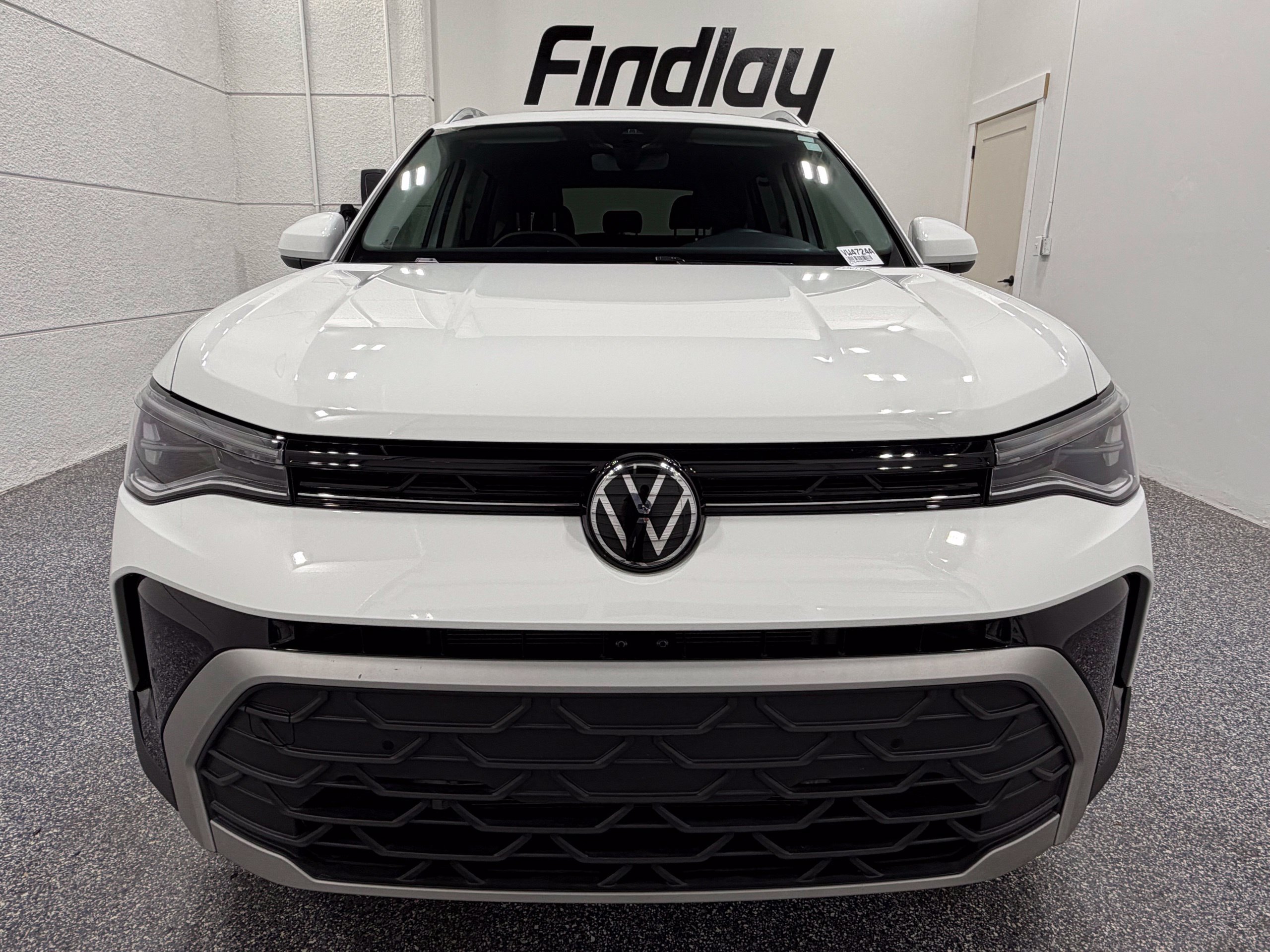 Certified 2025 Volkswagen Taos SE FWD image 10