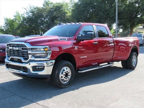 New 2026 RAM 3500 Big Horn AWD/4WD image 3